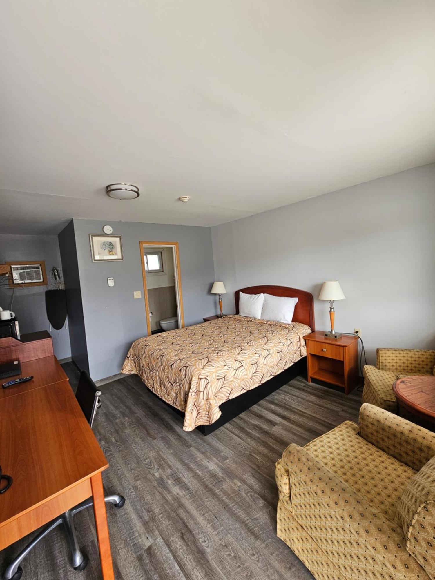 Forest Plaza Motel Mount Forest エクステリア 写真